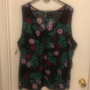 Floral sleeveless blouse 🌸